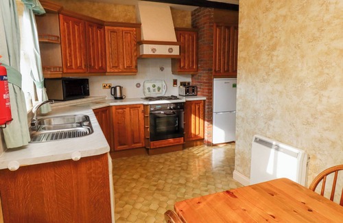 Akeld Cabaña | HONEYSUCKLE, family friendly, character holiday cottage in Wooler