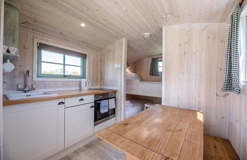 Monk Soham Casa | Honeysuckle Farm Hut 3 - Suffolk Farm Holidays