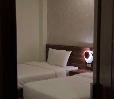 Phuong Hotel | Hong Nhan Hotel