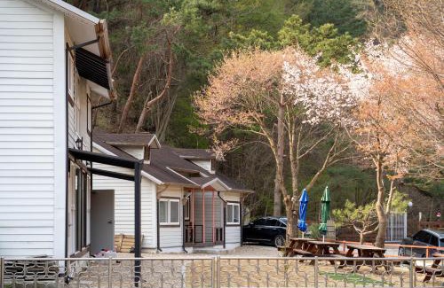 Hongcheon Casa | hongcheon river view sonamu pension