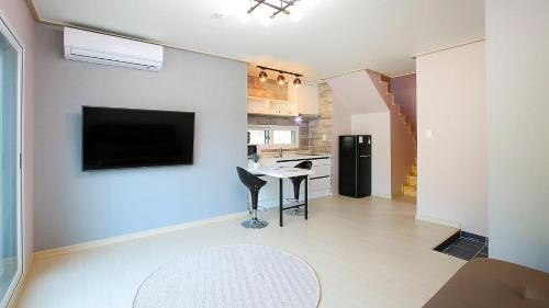 Hongcheon Casa | Hongcheon stone brown Pension