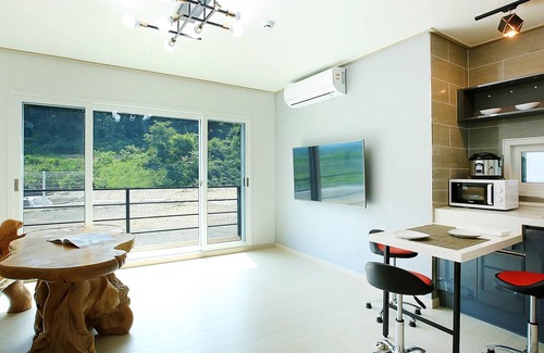 Hongcheon Casa | Hongcheon Stone Brown Pension