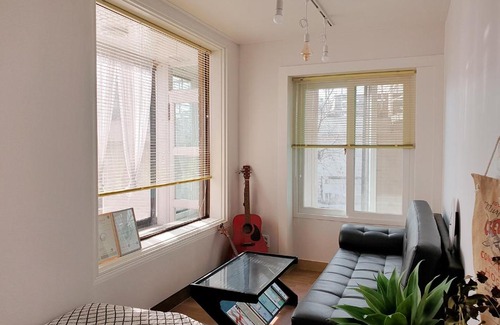 Sinchon-dong Casa | Hongdae Cheese Guesthouse