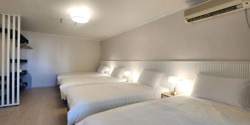 Sinchon-dong Apartamento | Hongdae Yeondral Park, Z3, 7 minutes from Hongik Univ Station Exit 5, elevator ok
