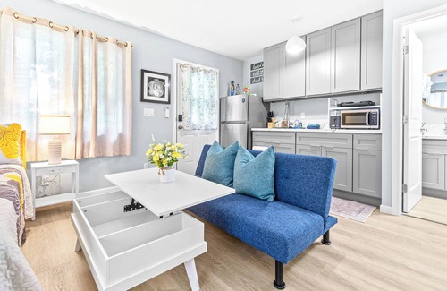 McCully - Moiliili Casa | Honolulu Studio City Vibez