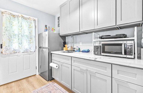 McCully - Moiliili Casa | Honolulu Studio City Vibez