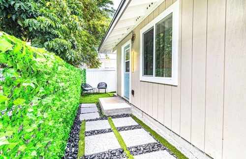 McCully - Moiliili Casa | Honolulu Studio City Vibez