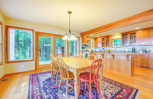 Brinnon Cabina | Hood Canal Home w/ Stunning Views & Private Beach