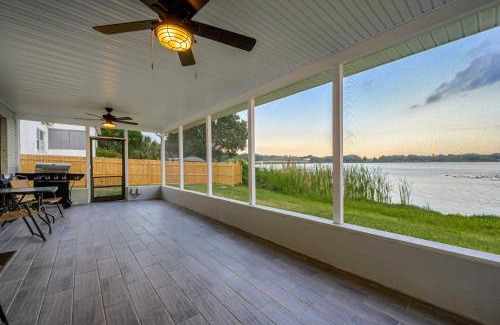Winter Haven Casa | Hook, Line and Leisure Lakefront Gem with Porch!