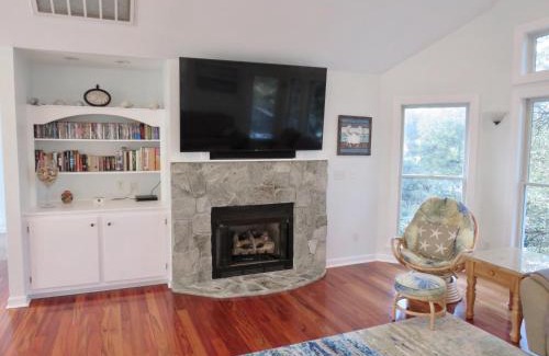Corolla Light Casa | Hook, Wine, and Stinkers