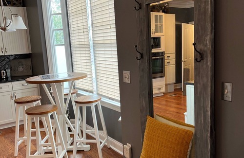 Chesapeake City Casa | Hook Wine & Sinker~sleeps 14 to 16 🚤 includes slip at Inn 🚤water views!!!