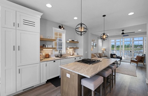 Ottawa Casa | Hook, Wine, & Sinker | 2 Bed, 1.5 Bath