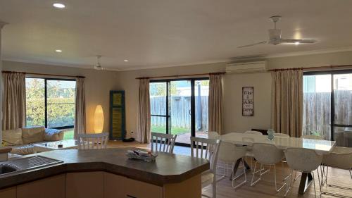 Dunsborough Casa | Hook Wine & Sinker