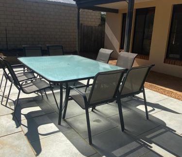 Dunsborough Casa | Hook Wine & Sinker