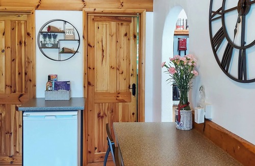 Honiton Cabaña | Hooked Rise Holiday Lodge
