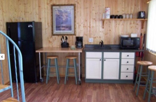 Poynette Casa | Hookers Resort Cabin Home 1
