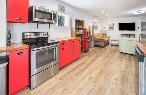 McCalla Casa | Hoops Haven 5-bedroom house in lovely McCalla