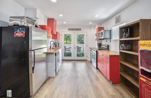 McCalla Casa | Hoops Haven 5-bedroom house in lovely McCalla