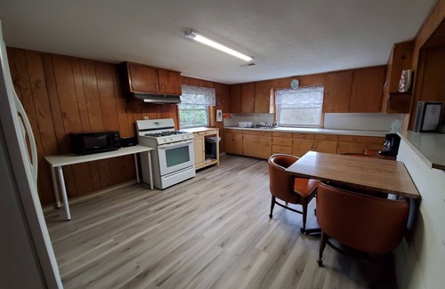 Lincoln Casa | Hoot Owl Lodge is a Quiet Farmhouse with 150 Acres to Explore. Pet Friendly!