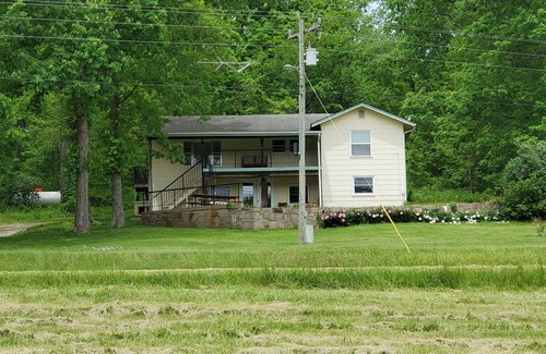 Lincoln Casa | Hoot Owl Lodge is a Quiet Farmhouse with 150 Acres to Explore. Pet Friendly!