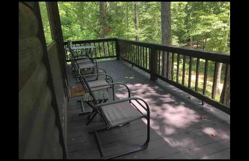 Iuka Casa | Hooters Hollow- Getaway cabin at Pickwick Lake