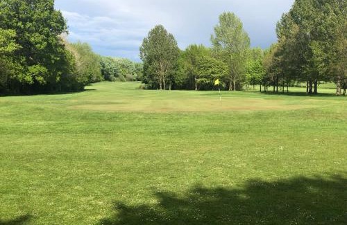 Little Sutton Apartamento | Hooton Golf Club