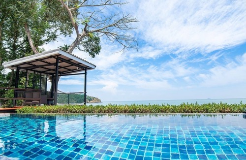 Siray Villa | HOP DE LA PISCINA AL MAR EN PHUKET