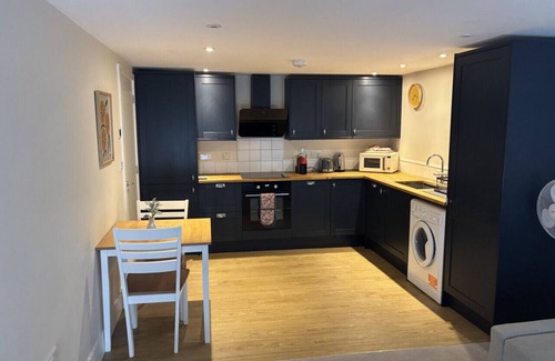 Huntingdon Apartamento | Hop Loft, Huntingdon Town, free parking close by