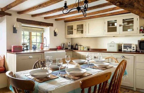 Longborough Cabaña | HOPE COTTAGE, family friendly, with open fire in Longborough