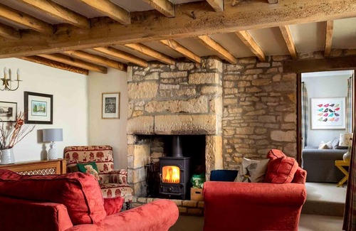 Longborough Cabaña | HOPE COTTAGE, family friendly, with open fire in Longborough