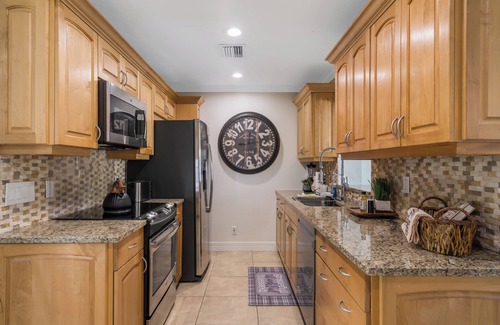 Sarasota Springs Casa | Hope Haven Cheerful 3/2 with Heated Private Pool