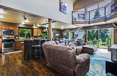 East Hope Casa | HOPE, IDAHO HOME ¡A solo una cuadra del lago Pend Oreille con GRANDES vistas al lago!