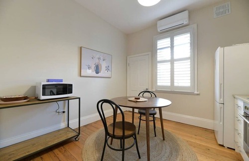 Bathurst Apartamento | Hope St Cottage I - Historic Haven, Mountain Views