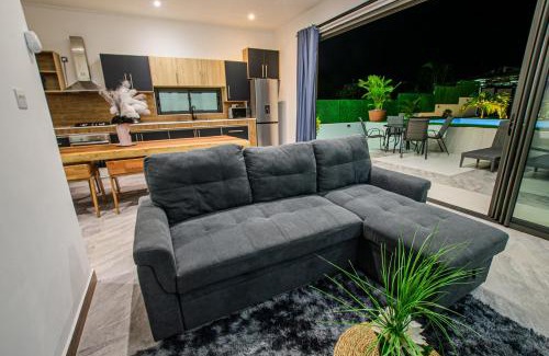 Albion Otro | Hope villa