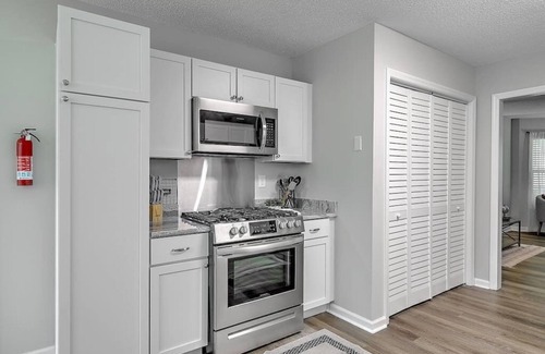 Summerville Casa | Hopper · CHAS, SUMMRVLL/NEXTON Comfort Near Everything!