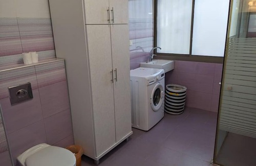 Haifa Apartamento | HOREV 1,000 SQ FT 1WK min 4BR Film Festival & Beach