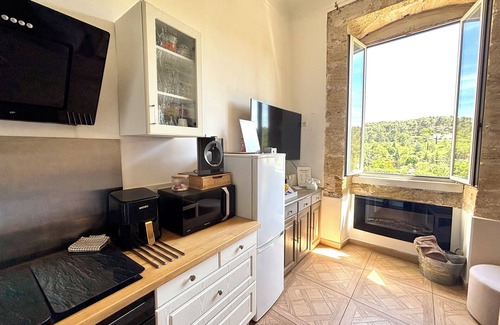 Les Pennes-Mirabeau Apartamento | Horizon Dans le Vieux Village des Pennes