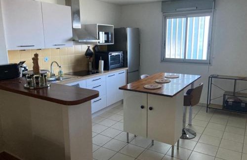 Saint-Pierre De La Reunion Apartamento | Horizon - Duplex classé 3 étoiles vues mer et montagne à Terre Sainte