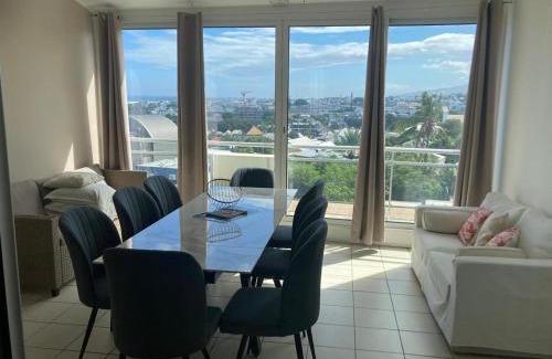 Saint-Pierre De La Reunion Apartamento | Horizon - Duplex classé 3 étoiles vues mer et montagne à Terre Sainte