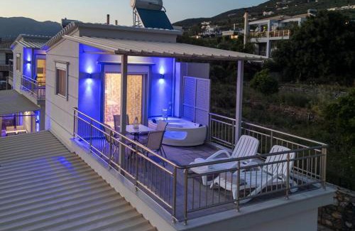 Paralia Vergas Casa | Horizon Heights Dusk