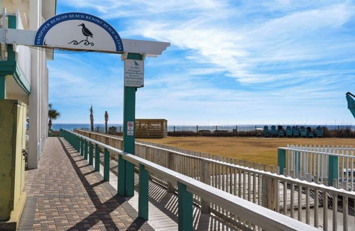 West Panama City Beach Condominio | Horizon Hideaway: Beach Access, 4 Pools, Tennis & Mini-golf Fun!