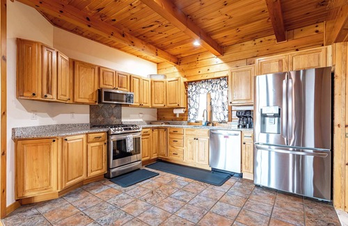 Lake Ariel Casa | Hot Tub | Lake Views | Game Room