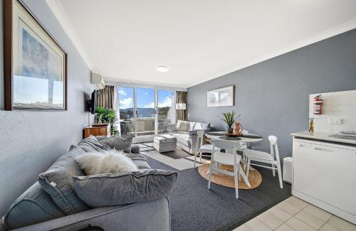 Jindabyne Casa | Horizons 306 - Deluxe Lake Front Studio l Pool l Tennis l WiFi l BBQ