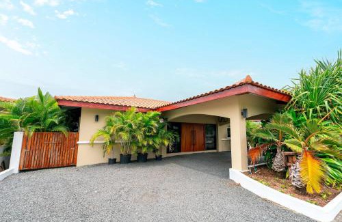 Pedasi Villa | Horizonte Luxe Villa 3BR Infinity & Indoor Pool