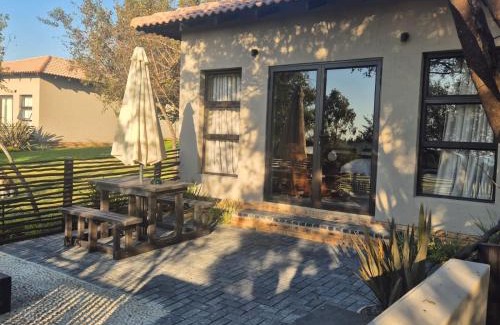 Lanseria Casa | Hornbill Self Catering Cottages Muldersdrift