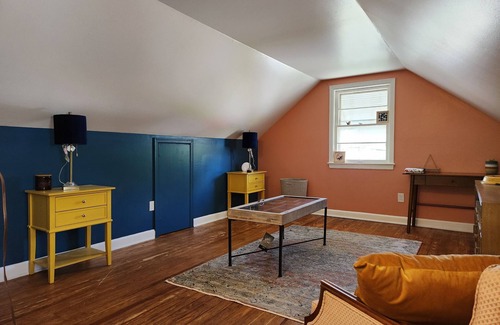 Taylor Berry Casa | Horsemen-Friendly Cottage in Lucky Horseshoe. 5min walk to Churchill Downs.