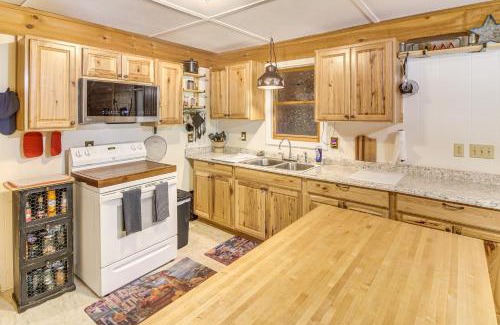 Jamestown Casa | Horses Welcome! Jamestown Home with Fenced Pasture