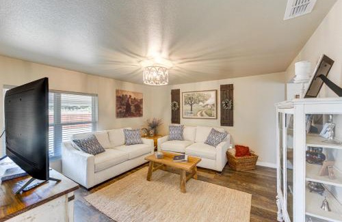 Pittsburg Casa | Horses Welcome Pittsburg Home Near Wineries!