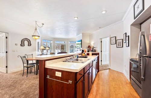 Egg Harbor Condominio | Horseshoe Bay Club Cottage #3-Inclusive Golf Course and Club Access!