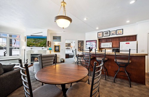 Egg Harbor Condominio | Horseshoe Bay Club Cottage #7-Inclusive Golf Course and Club Access!